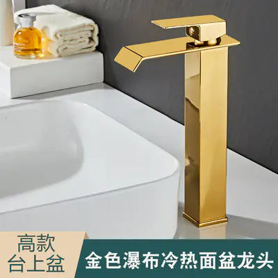 Vierkante watervalkraan voor badkamerwastafel (zwart/goud)